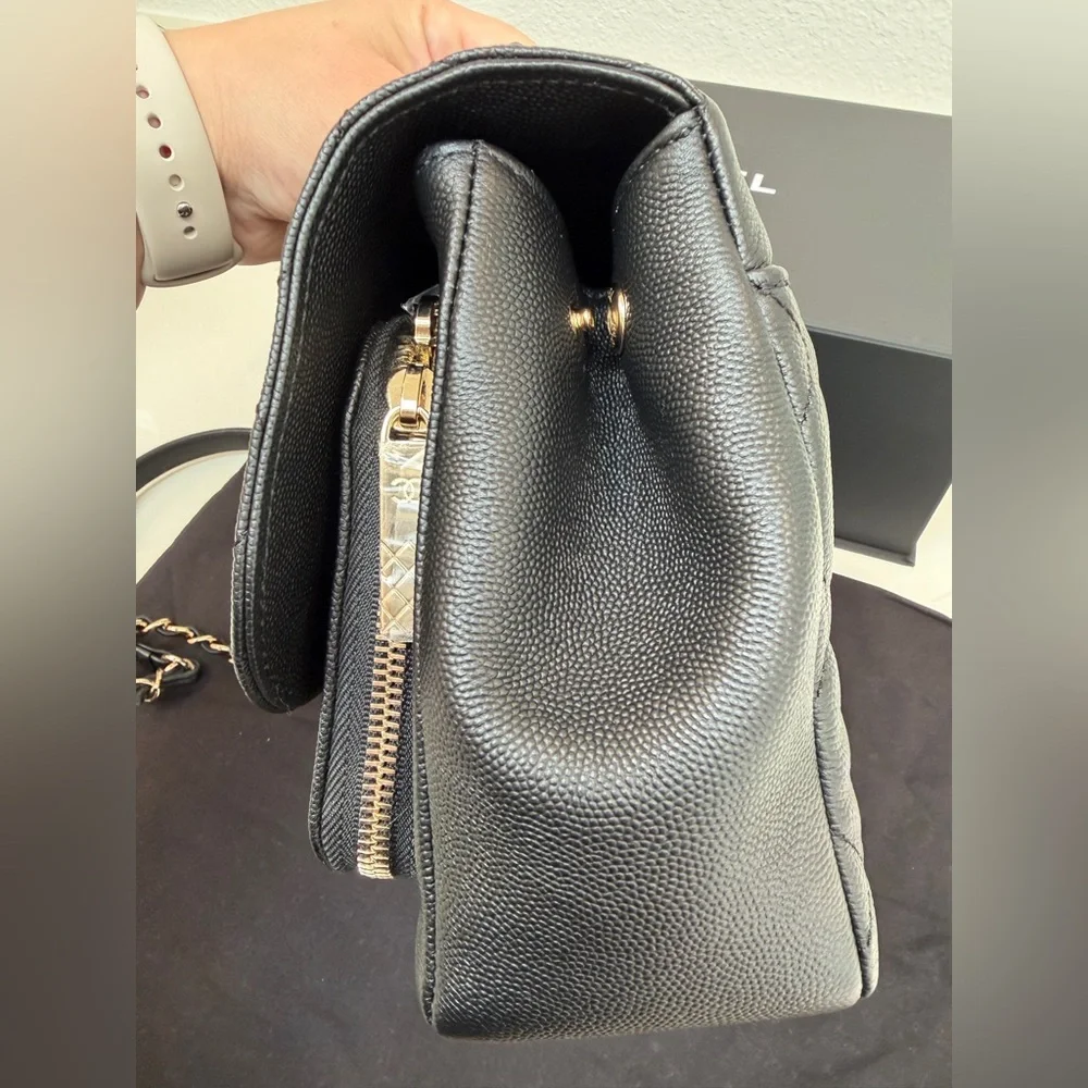 Chanel Black Caviar Leather Business Affinity in Medium